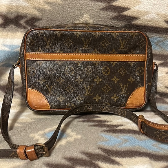 Vintage Louis Vuitton crossbody Trocadero - Picture 1 of 11